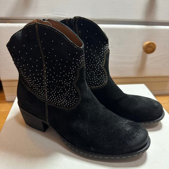 b. o. c. Black Studded Suede Boots Size 8.5 - Picture 2 of 8